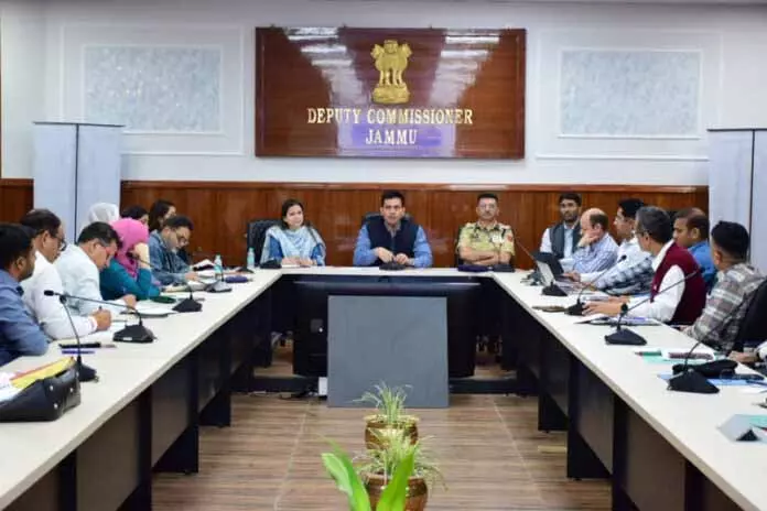 Jammu DM ने नशामुक्त पंचायतों के लिए प्रयासों को तेज़ करने के निर्देश दिए Jammu DM ने नशामुक्त पंचायतों के लिए प्रयासों को तेज़ करने के निर्देश दिए
