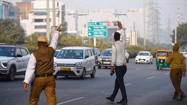 Gurugram: गुरुग्राम में बुलेट सवार पर कार्रवाई, काटा गया चालान Gurugram: गुरुग्राम में बुलेट सवार पर कार्रवाई, काटा गया चालान