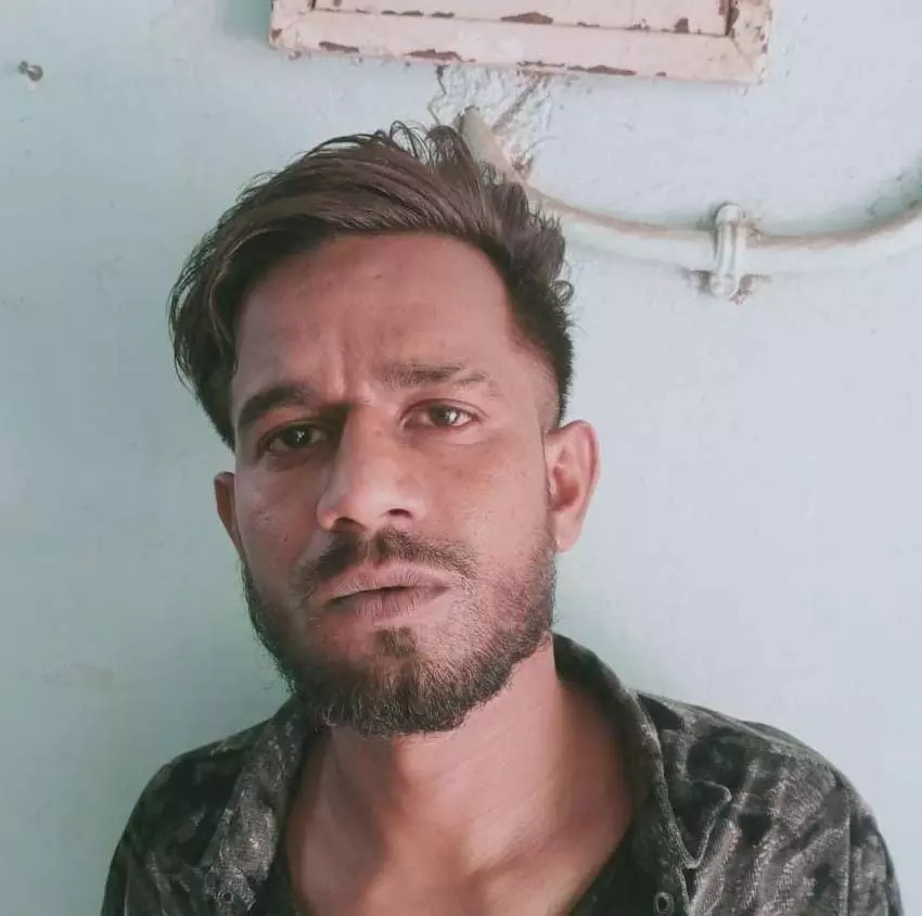 आदतन अपराधी कृष्णा नायक उर्फ बिट्टू को प्रशासन ने किया जिला बदर आदतन अपराधी कृष्णा नायक उर्फ बिट्टू को प्रशासन ने किया जिला बदर