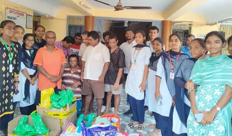 श्री चैतन्य Engineering College ने अनाथालयों को दान दिया श्री चैतन्य Engineering College ने अनाथालयों को दान दिया