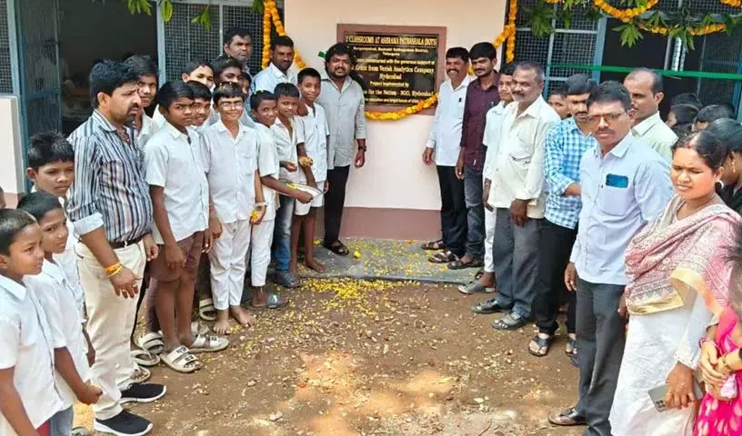Verisk Analytics ने Burgampahad Tribal School को ₹3.5 लाख दान किए Verisk Analytics ने Burgampahad Tribal School को ₹3.5 लाख दान किए