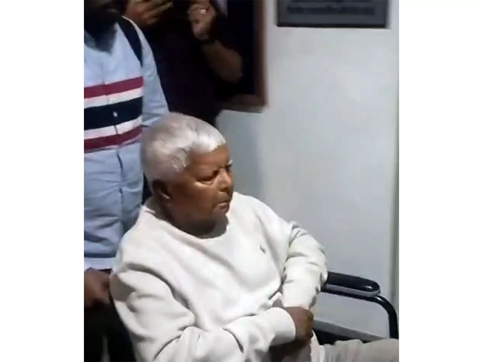 दिल्ली HC ने ज़मीन के बदले नौकरी मामले में लालू यादव की याचिका खारिज की, इसे बेबुनियाद बताया दिल्ली HC ने ज़मीन के बदले नौकरी मामले में लालू यादव की याचिका खारिज की, इसे बेबुनियाद बताया