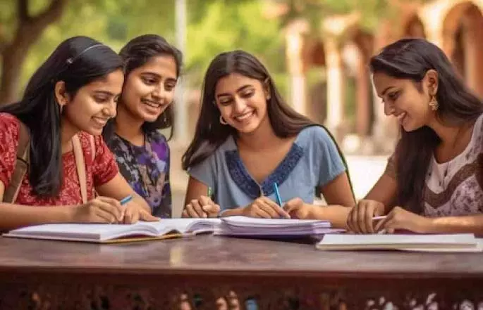 College में लड़कियों के लिए मुफ़्त शिक्षा; अगर फ़ीस ली गई, तो मान्यता रद्द कर दी जाएगी College में लड़कियों के लिए मुफ़्त शिक्षा; अगर फ़ीस ली गई, तो मान्यता रद्द कर दी जाएगी