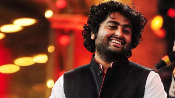 Arijit Singh ने भूत बंगला के गाने तू ही दिसदा से की दमदार वापसी Arijit Singh ने भूत बंगला के गाने तू ही दिसदा से की दमदार वापसी