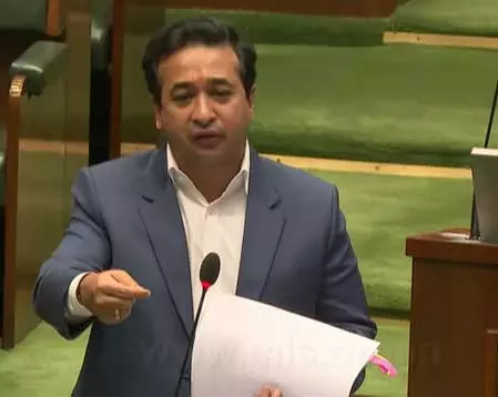 मछुआरों और समुद्री संसाधनों की रक्षा के लिए जीरो-टॉलरेंस नीति: Minister नितेश राणे मछुआरों और समुद्री संसाधनों की रक्षा के लिए जीरो-टॉलरेंस नीति: Minister नितेश राणे