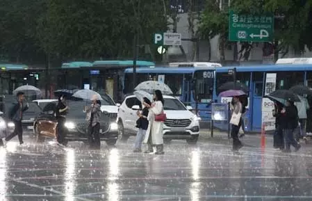 South Korea: पांच-दिन के व्हीकल रोटेशन सिस्टम को सख्ती से लागू करेगी सरकार South Korea: पांच-दिन के व्हीकल रोटेशन सिस्टम को सख्ती से लागू करेगी सरकार
