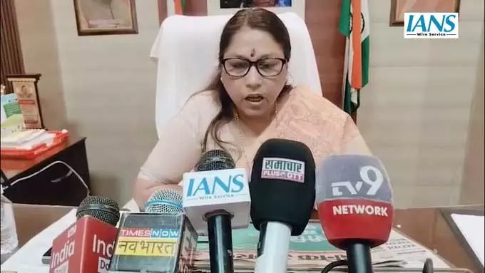 शाहजहांपुर में शहीद स्मारक तोड़फोड़ पर मेयर अर्चना वर्मा का बयान शाहजहांपुर में शहीद स्मारक तोड़फोड़ पर मेयर अर्चना वर्मा का बयान
