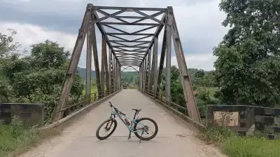 Shillong  को फ़्लाईओवर के बजाय साइकिलिंग पर दाँव क्यों लगाना चाहिए