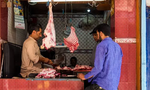 हैदराबाद में 31 मार्च को मांस और बीफ़ की दुकानें बंद रहेंगी हैदराबाद में 31 मार्च को मांस और बीफ़ की दुकानें बंद रहेंगी