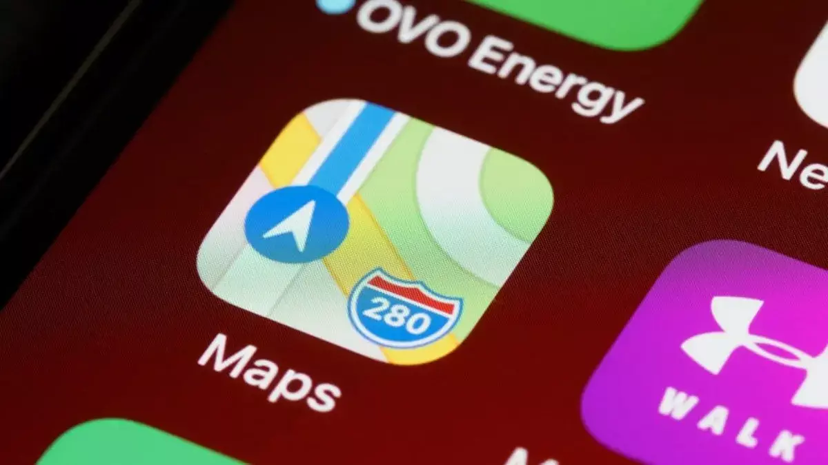 Apple, Google Maps की तर्ज़ पर Maps में पेड विज्ञापन पेश Apple, Google Maps की तर्ज़ पर Maps में पेड विज्ञापन पेश