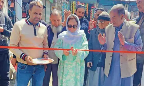 शमीमा फिरदौस, अहसान परदेसी ने Srinagar में विकास परियोजनाओं का उद्घाटन किया शमीमा फिरदौस, अहसान परदेसी ने Srinagar में विकास परियोजनाओं का उद्घाटन किया