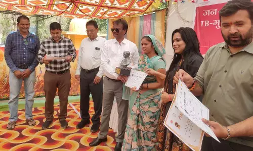 टीबी उन्मूलन के क्षेत्र में उत्कृष्ट कार्य करने वाले स्वास्थ्य कार्यकर्ता हुए सम्मानित टीबी उन्मूलन के क्षेत्र में उत्कृष्ट कार्य करने वाले स्वास्थ्य कार्यकर्ता हुए सम्मानित