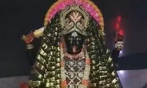 पृथ्वीराज चौहान की कुलदेवी के दरबार में गूंजे जयकारे, चैत्र नवरात्रि पर संभल में दिखी अपार भीड़ पृथ्वीराज चौहान की कुलदेवी के दरबार में गूंजे जयकारे, चैत्र नवरात्रि पर संभल में दिखी अपार भीड़