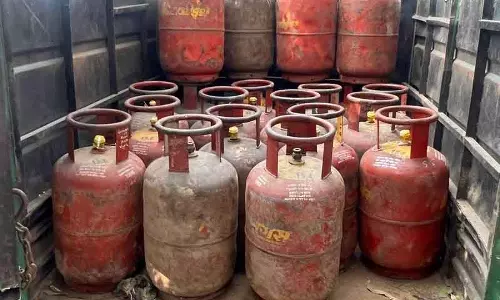 Gurugram विभाग ने LPG सिलेंडरों की कालाबाज़ारी पर शिकंजा कसा
