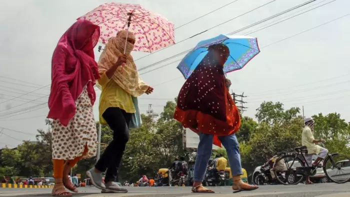 Bhopal: मध्य प्रदेश में गर्मी का असर, तापमान में उछाल Bhopal: मध्य प्रदेश में गर्मी का असर, तापमान में उछाल