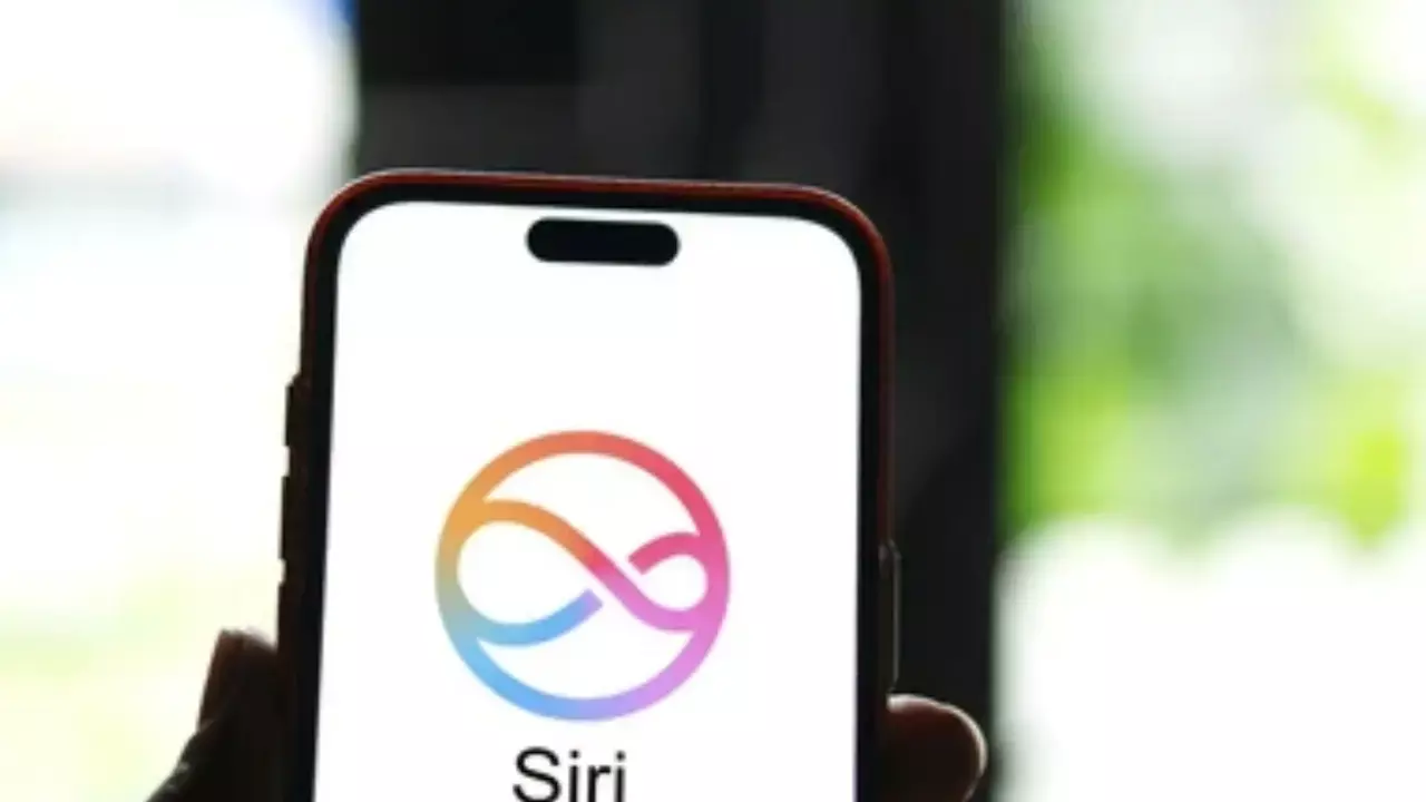 Apple Siri में बड़े बदलाव की तैयारी में: WWDC से पहले नया स्टैंडअलोन ऐप और AI-पावर्ड ‘Ask Siri’ फ़ीचर Apple Siri में बड़े बदलाव की तैयारी में: WWDC से पहले नया स्टैंडअलोन ऐप और AI-पावर्ड ‘Ask Siri’ फ़ीचर