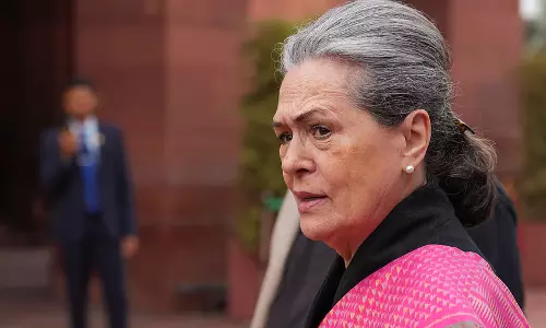 Sonia Gandhi अस्पताल में भर्ती; राहुल और प्रियंका मिलने पहुंचे Sonia Gandhi अस्पताल में भर्ती; राहुल और प्रियंका मिलने पहुंचे
