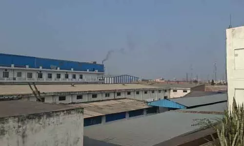 Iran-Israel-US युद्ध से आपूर्ति श्रृंखला बाधित, लागत में उछाल और श्रमिकों का पलायन
