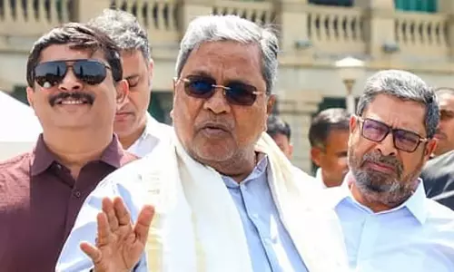 MUDA घोटाला: कार्यकर्ता स्नेहमयी कृष्णा ने सिद्धारमैया की क्लीन चिट को चुनौती देते हुए उच्च न्यायालय का रुख किया MUDA घोटाला: कार्यकर्ता स्नेहमयी कृष्णा ने सिद्धारमैया की क्लीन चिट को चुनौती देते हुए उच्च न्यायालय का रुख किया
