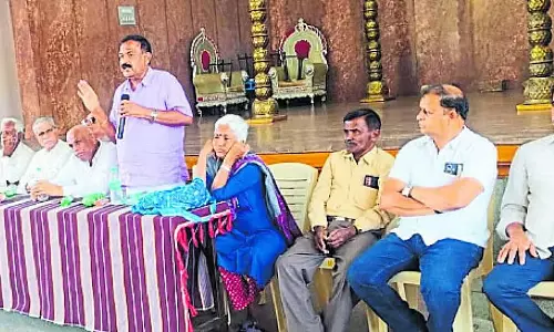 Karnataka : कृषि भूमि अधिग्रहण के विरोध में आज नाडाकचेरी का घेराव Karnataka : कृषि भूमि अधिग्रहण के विरोध में आज नाडाकचेरी का घेराव