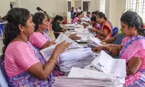 EC ने पात्र नागरिकों से समय सीमा से पहले नामांकन कराने का आग्रह किया