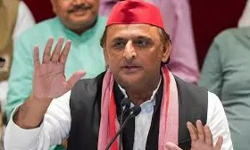 Lucknow: MOU-एआई को लेकर सरकार पर निशाना Lucknow: MOU-एआई को लेकर सरकार पर निशाना