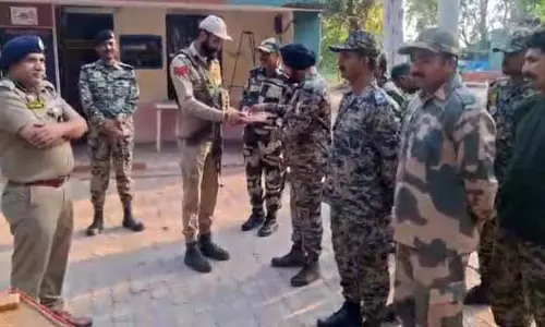 DIG JSK रेंज ने कठुआ में सीमा सुरक्षा की समीक्षा की, सतर्कता पर ज़ोर दिया