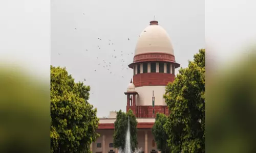 चार साल की मासूम बच्ची के साथ रेप, सुप्रीम कोर्ट ने अधिकारियों की लापरवाही पर नाराजगी जताई चार साल की मासूम बच्ची के साथ रेप, सुप्रीम कोर्ट ने अधिकारियों की लापरवाही पर नाराजगी जताई