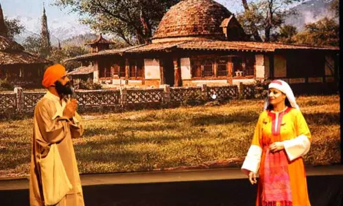 अभिनव थिएटर में मंच पर जीवंत हुईं ‘Maa Roopa Bhavani’ अभिनव थिएटर में मंच पर जीवंत हुईं ‘Maa Roopa Bhavani’