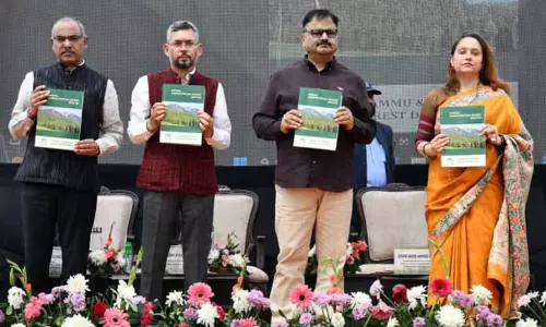राणा ने J&K में वन संरक्षण को बढ़ावा देने और आगे बढ़ाने के लिए सामूहिक कार्रवाई का आह्वान किया राणा ने J&K में वन संरक्षण को बढ़ावा देने और आगे बढ़ाने के लिए सामूहिक कार्रवाई का आह्वान किया
