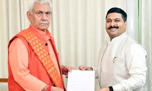 गौरव गुप्ता ने LG से मुलाक़ात की, AI-आधारित समावेशी विकास का प्रस्ताव रखा