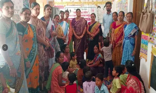 Nallagonda नगरसेवक ने आंगनबाड़ियों में पौष्टिक भोजन का आह्वान किया Nallagonda नगरसेवक ने आंगनबाड़ियों में पौष्टिक भोजन का आह्वान किया
