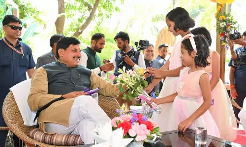मध्य प्रदेश के CM ने दिव्यांग बच्चों के साथ मनाया अपना 61वां जन्मदिन, MPT कैफ़े का किया उद्घाटन