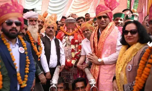 Sundernagar में सुकेत देवता मेला शुरू, 180 साल बाद पहुंचे देवता गढ़पति नाग Sundernagar में सुकेत देवता मेला शुरू, 180 साल बाद पहुंचे देवता गढ़पति नाग