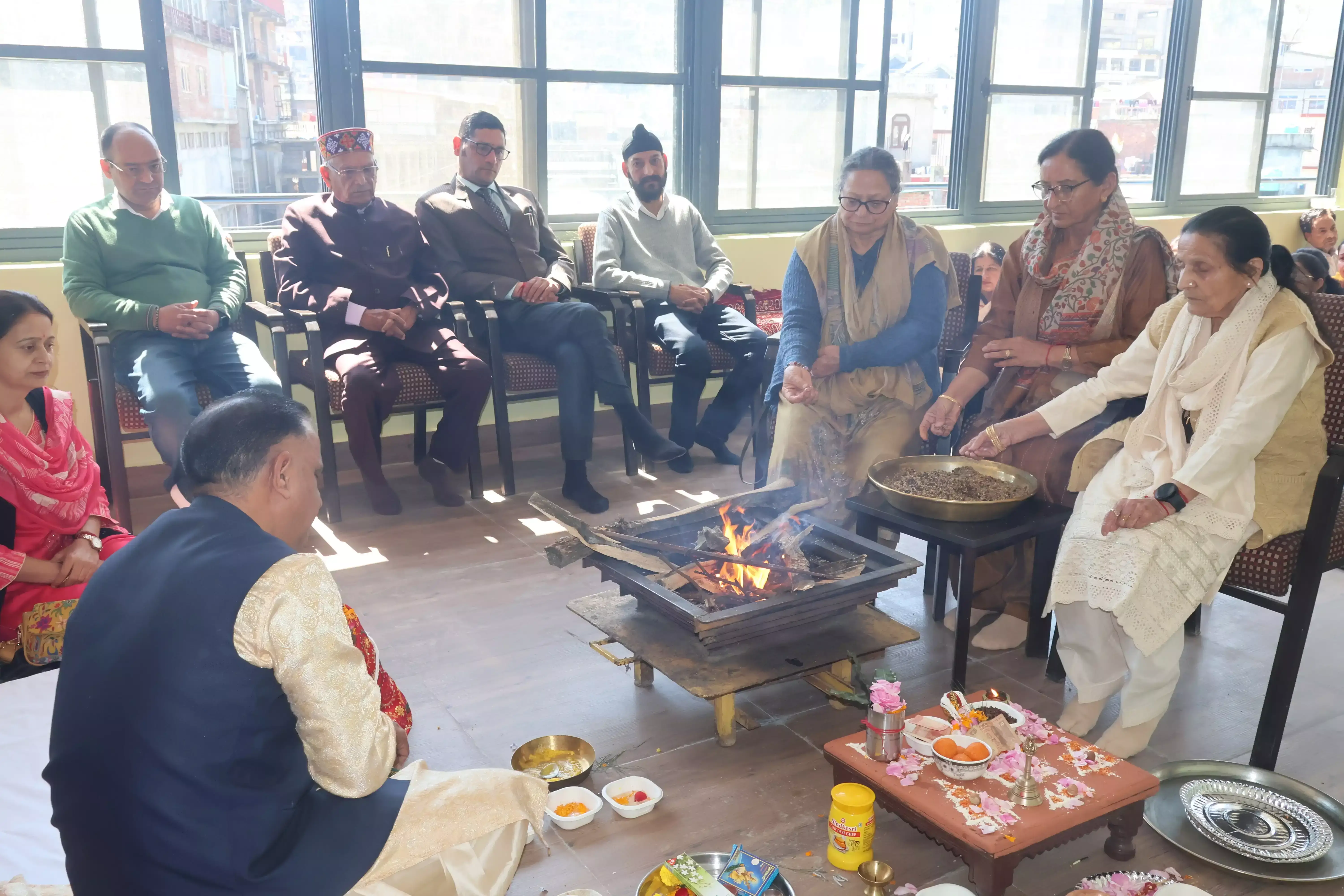 Mandi: नवनिर्मित एसवीएम भवन का हुआ शुभारंभ