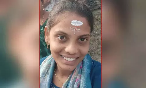मंचेरियल: SI गंगाराम ने 22 साल की अलका अक्षिता के लापता होने का केस दर्ज किया