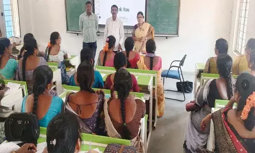 गुर्रमपोडू तहसीलदार ने BLO से ट्रेनिंग के दौरान चुनाव नियमों का पालन करने का आग्रह किया गुर्रमपोडू तहसीलदार ने BLO से ट्रेनिंग के दौरान चुनाव नियमों का पालन करने का आग्रह किया