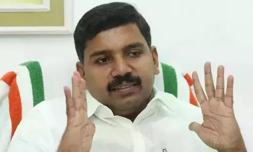 Malappuram में चुनावी विवाद, फ्री गल्फ ट्रिप ऑफर पर MCC उल्लंघन का आरोप Malappuram में चुनावी विवाद, फ्री गल्फ ट्रिप ऑफर पर MCC उल्लंघन का आरोप
