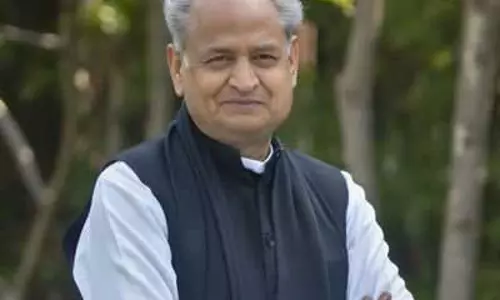 अशोक गहलोत ने महिला अस्पताल में आईपीडी टावर के निर्माण में देरी पर सवाल उठाया अशोक गहलोत ने महिला अस्पताल में आईपीडी टावर के निर्माण में देरी पर सवाल उठाया