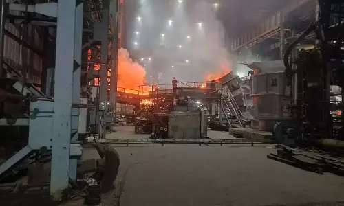 Kurnool   जिला के ओरवाकल में स्टील प्लांट में आग, धुएं से दहशत