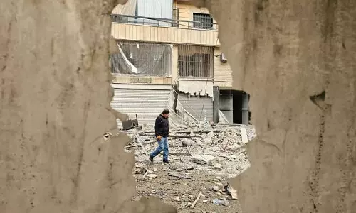 Lebanon से सीरिया में 1.3 लाख लोग पलायन, संघर्ष से बढ़ा मानवीय संकट Lebanon से सीरिया में 1.3 लाख लोग पलायन, संघर्ष से बढ़ा मानवीय संकट