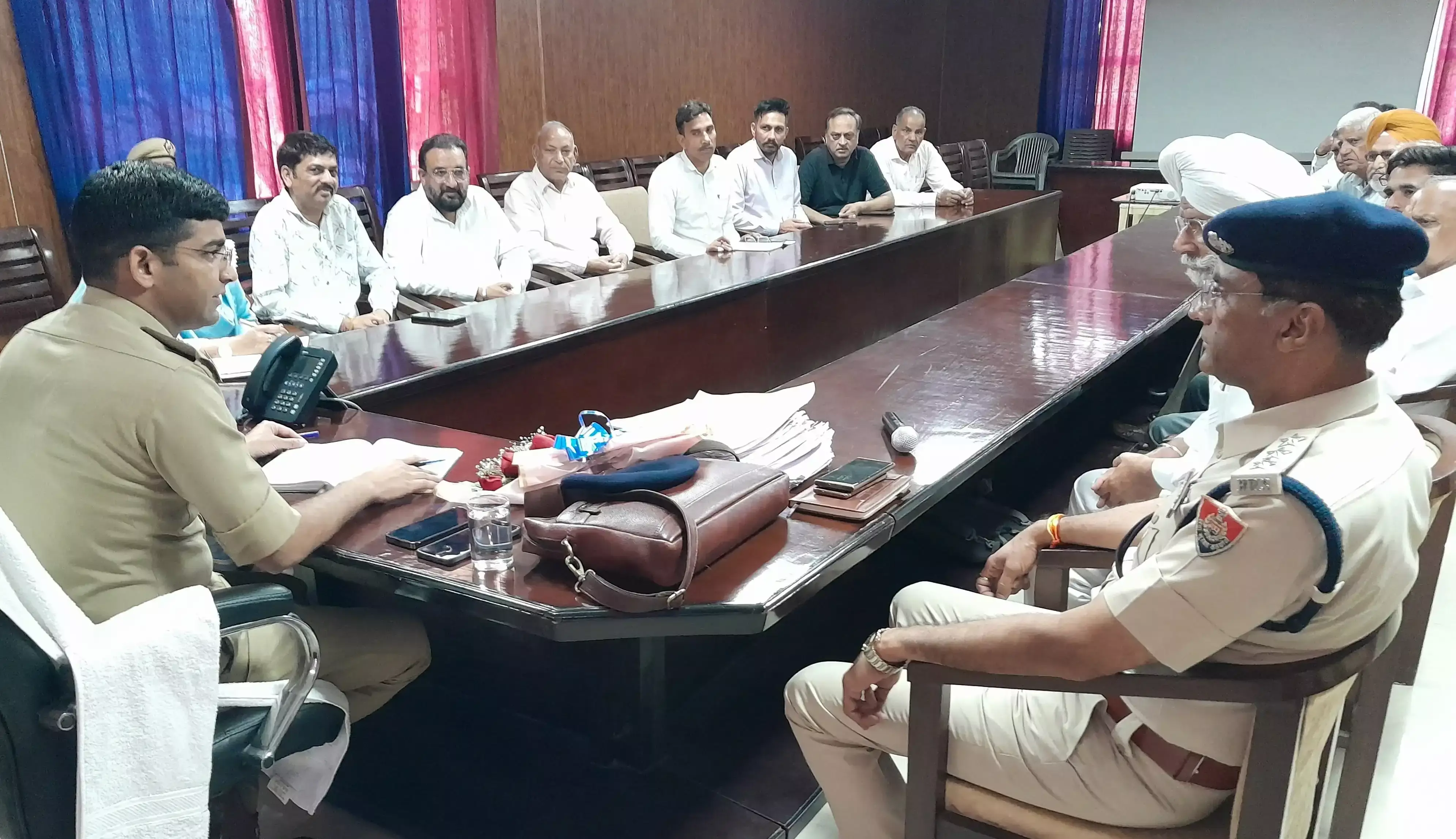 Sirsa: सीसीटीवी और गार्ड की तैनाती पर एएसपी का फोकस Sirsa: सीसीटीवी और गार्ड की तैनाती पर एएसपी का फोकस