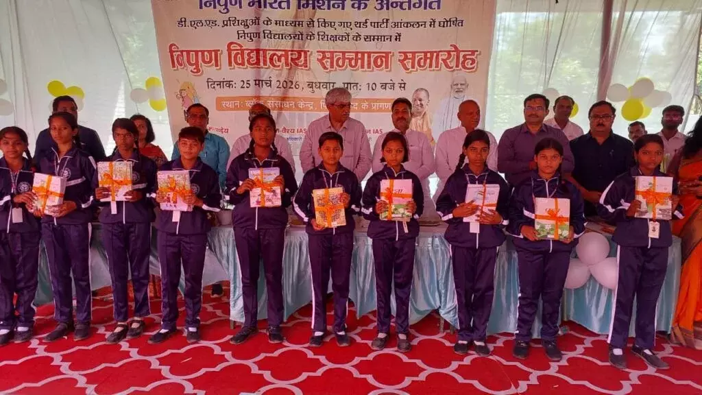 Firozabad: जनप्रतिनिधियों की पहल से बच्चों को मिला सहारा Firozabad: जनप्रतिनिधियों की पहल से बच्चों को मिला सहारा