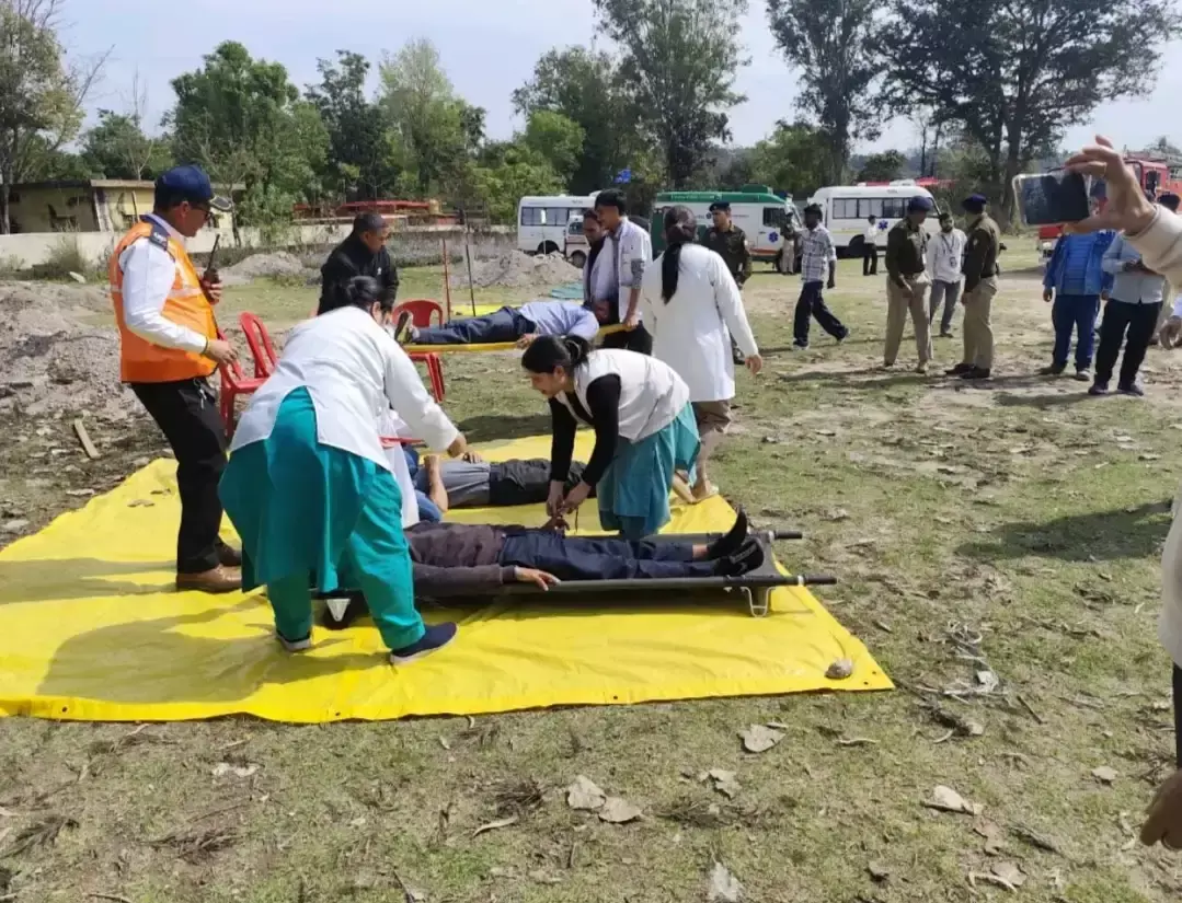 Dharamshala: एयरपोर्ट पर आपदा प्रबंधन का अभ्यास, मॉकड्रिल संपन्न Dharamshala: एयरपोर्ट पर आपदा प्रबंधन का अभ्यास, मॉकड्रिल संपन्न