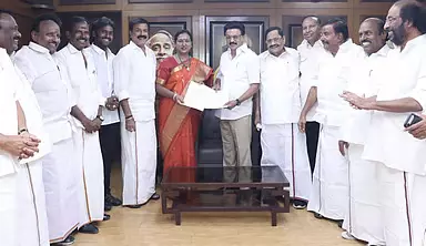 DMDK को 10 सीटें, VK को 8: DMK गठबंधन सहमत DMDK को 10 सीटें, VK को 8: DMK गठबंधन सहमत