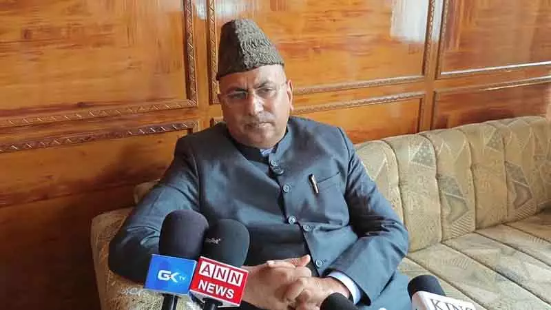 सांसद खटाना ने दूरदराज के इलाकों में हवाई संपर्क बढ़ाने की मांग की सांसद खटाना ने दूरदराज के इलाकों में हवाई संपर्क बढ़ाने की मांग की