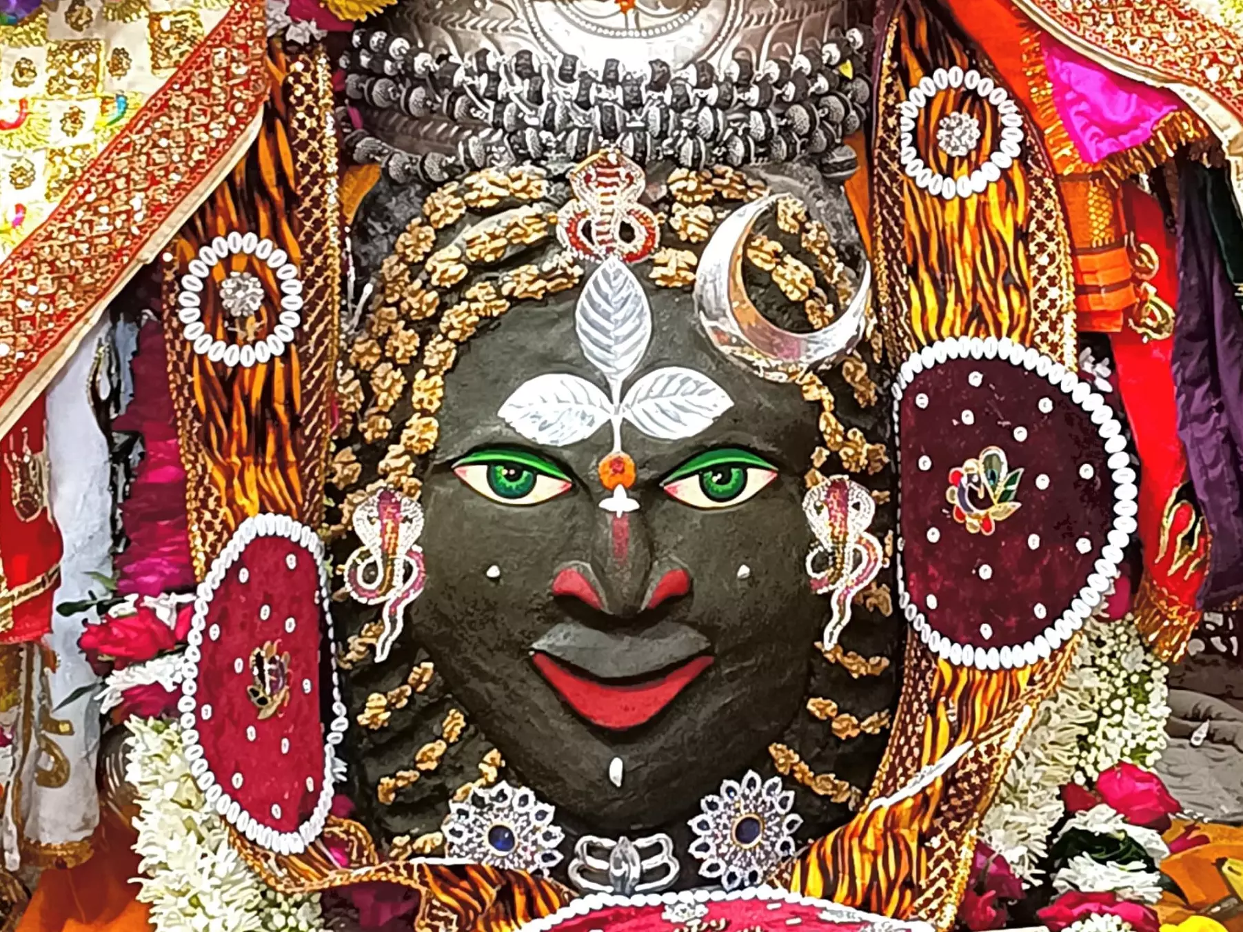 Ujjain: महाकाल मंदिर में भस्म आरती का भव्य नजारा Ujjain: महाकाल मंदिर में भस्म आरती का भव्य नजारा