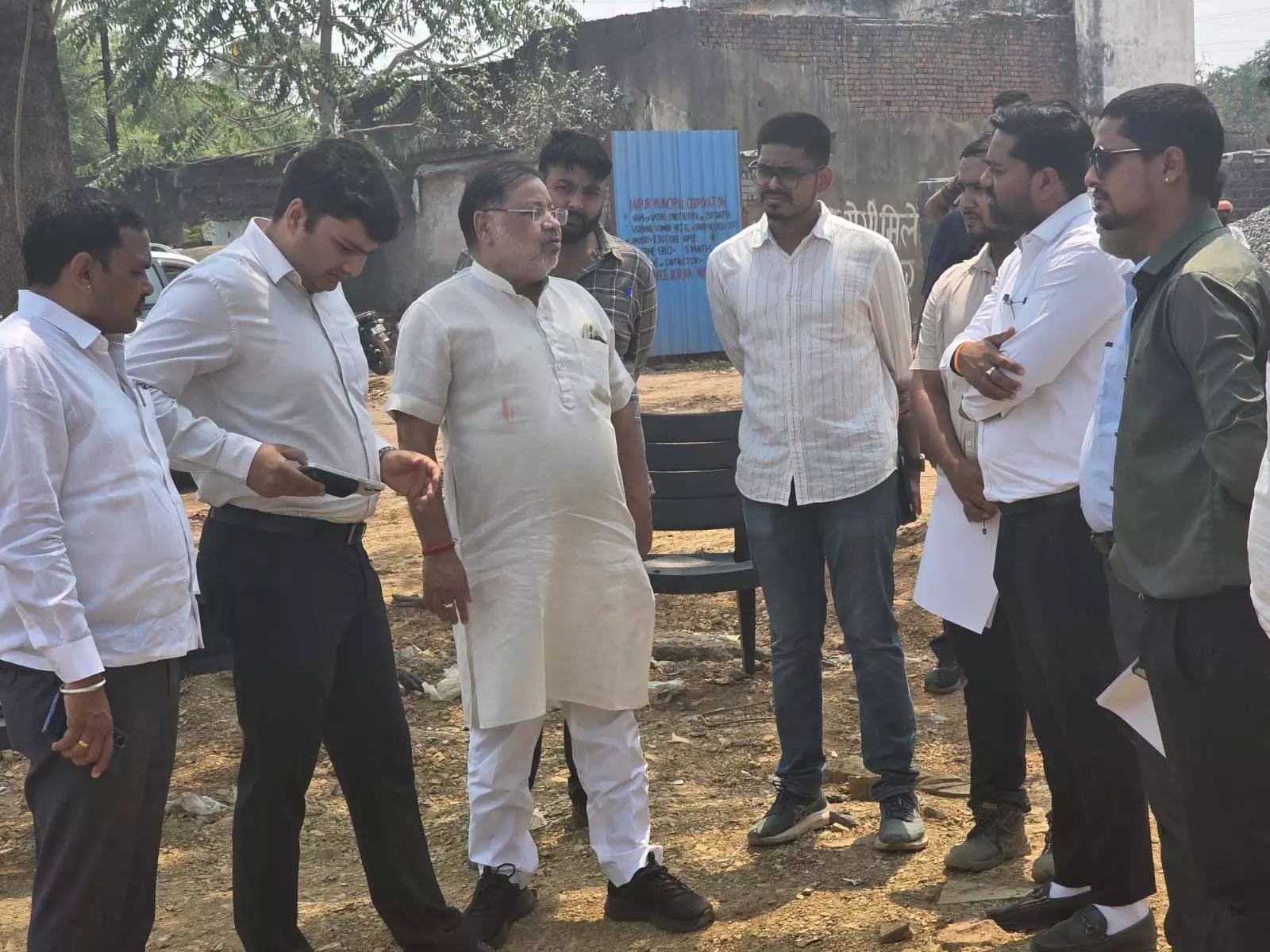 विधायक सुनील सोनी ने निर्माणाधीन वर्किंग वुमेन हॉस्टल के कार्य की प्रगति को देखा विधायक सुनील सोनी ने निर्माणाधीन वर्किंग वुमेन हॉस्टल के कार्य की प्रगति को देखा