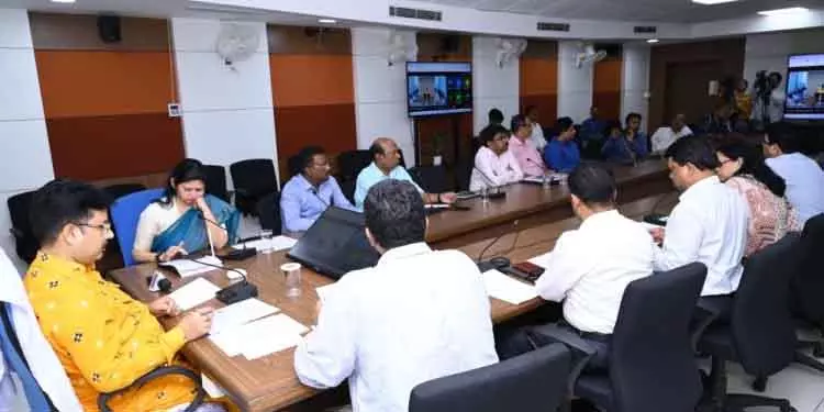 लू से निपटने की तैयारियों की समीक्षा, H&UD मंत्री ने SOP पालन के निर्देश दिए लू से निपटने की तैयारियों की समीक्षा, H&UD मंत्री ने SOP पालन के निर्देश दिए