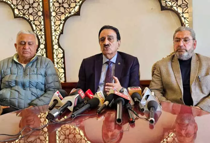 SRINAGAR: निजी स्कूलों के संगठन ने जवाबदेही के साथ स्वायत्तता की मांग की SRINAGAR: निजी स्कूलों के संगठन ने जवाबदेही के साथ स्वायत्तता की मांग की